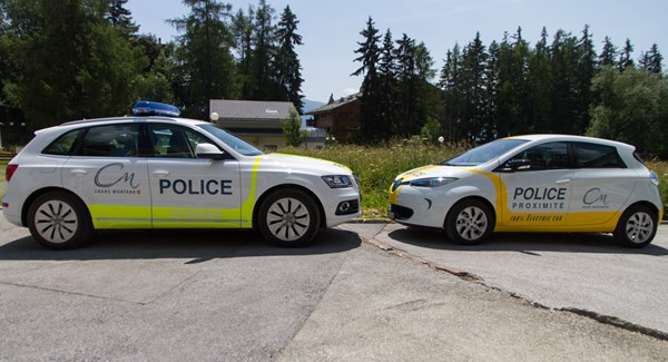 Les nouvelles voitures de police - Les nouvelles voitures de police, une hybride et l'autre électrique