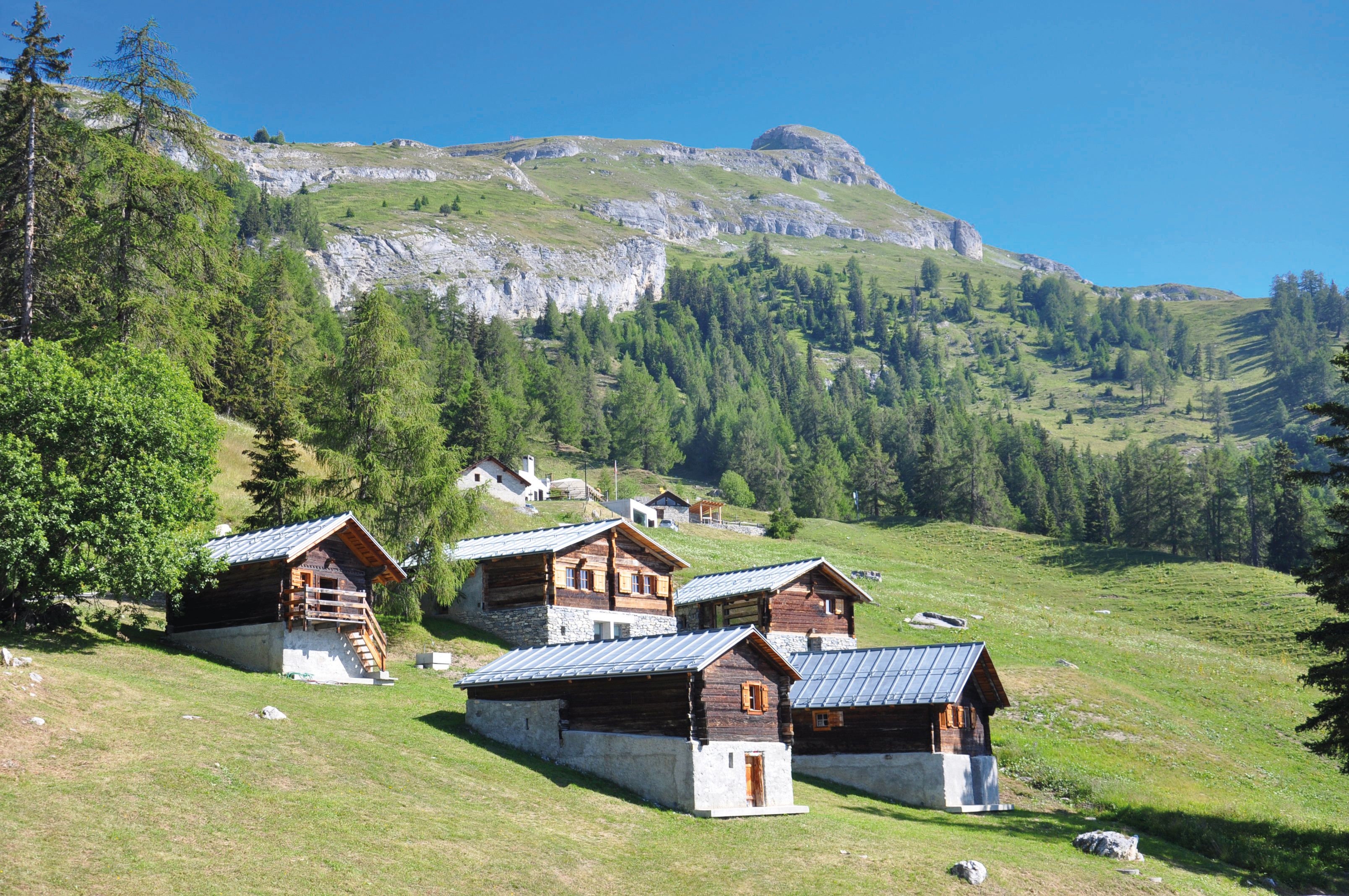 Les 5 Mayens Du Hameau De Colombire Copyright Hameau De Colombire Cmyx
